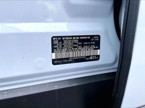 New 2026 Mitsubishi Outlander FWD image 13