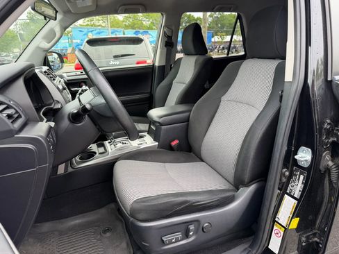 Used 2016 Toyota 4Runner 4WD image 12