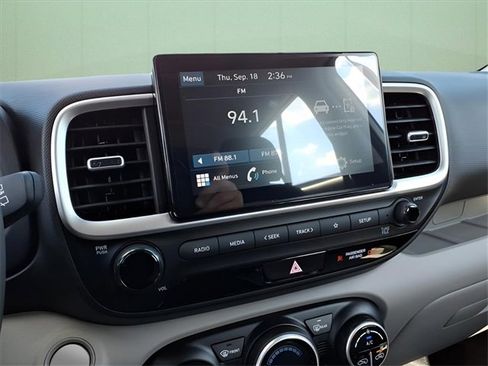 New 2025 Hyundai Venue SEL image 17