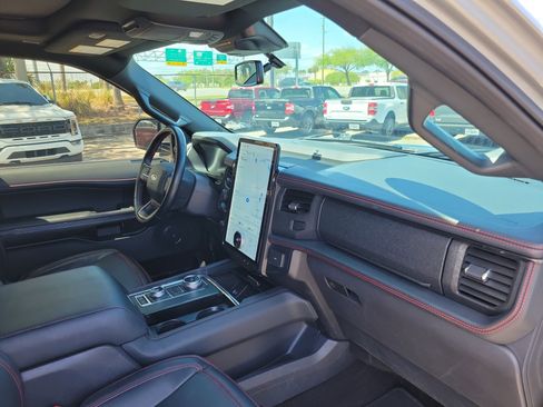 Used 2023 Ford Expedition Max Limited image 30