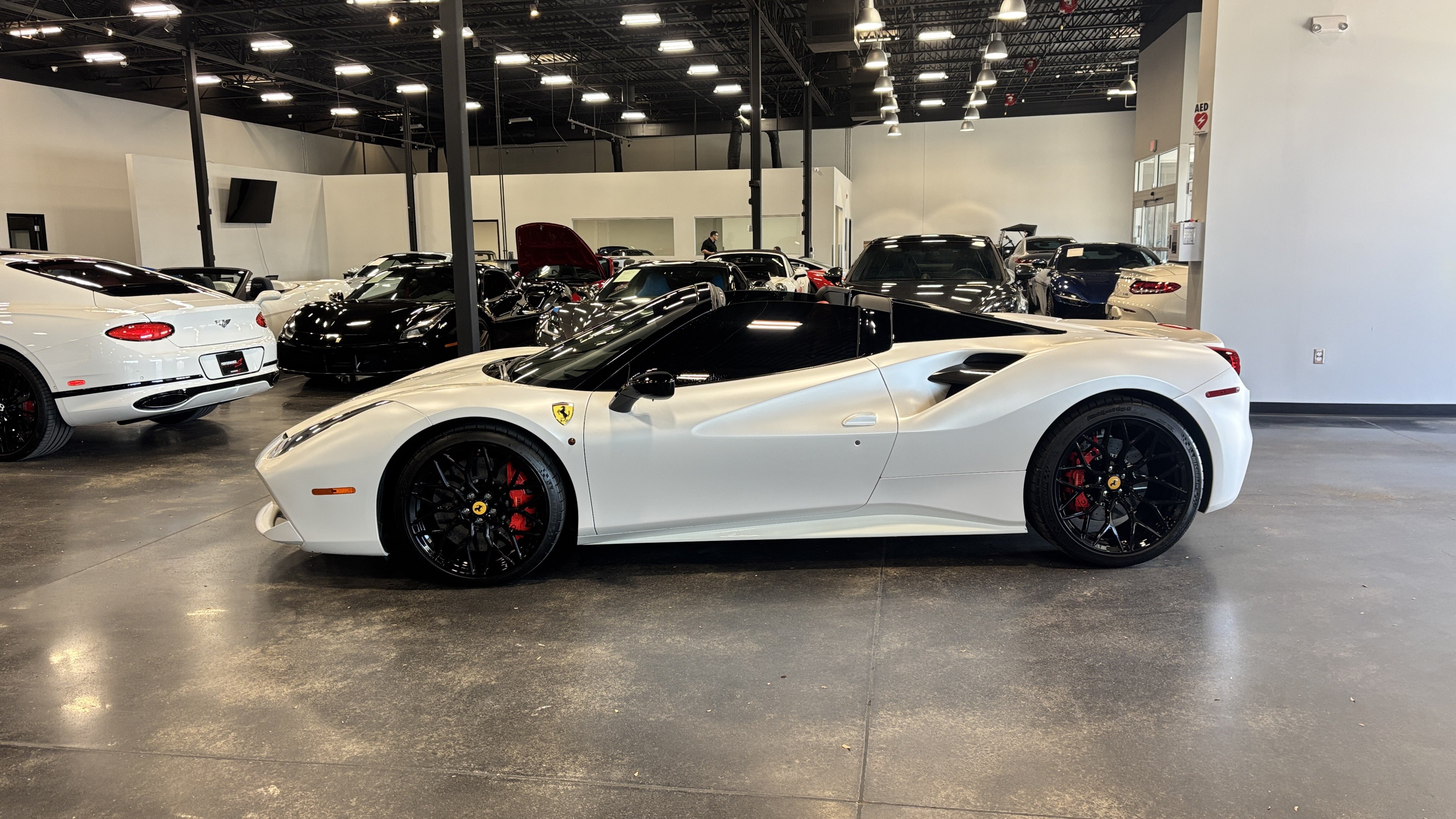 Used 2018 Ferrari 488 Spider RWD image 2