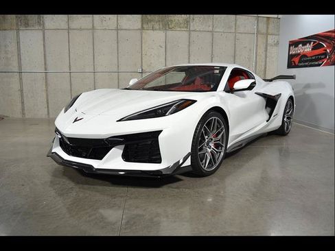 Used 2024 Chevrolet Corvette Z06 w/ Stealth Interior Trim Package RWD image 4
