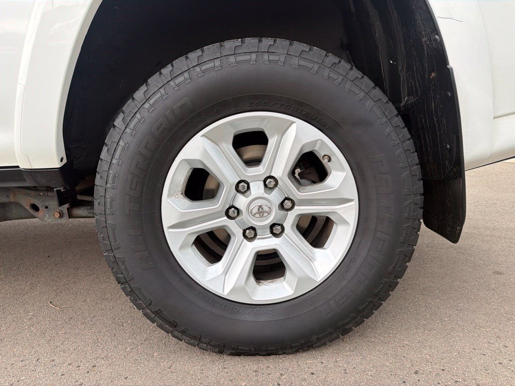Used 2016 Toyota 4Runner SR5 AWD/4WD image 34