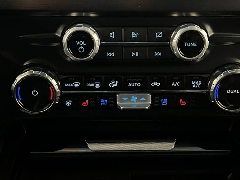 Used 2024 Ford F250 Lariat w/ Sport Appearance Package image 21