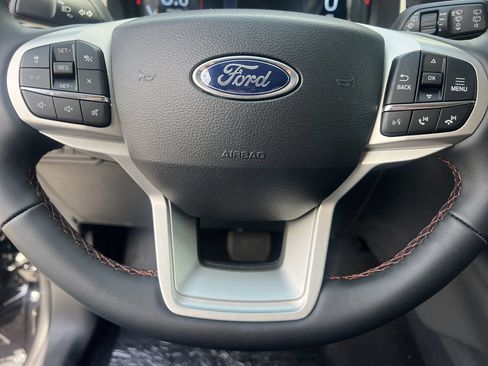 New 2026 Ford Explorer Active RWD image 9