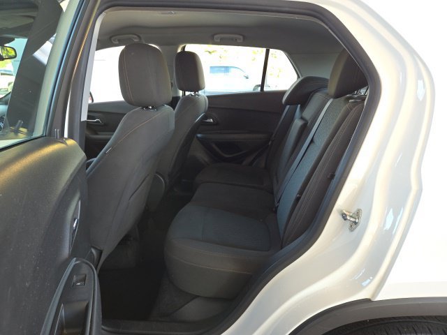 Used 2017 Chevrolet Trax LS FWD image 17