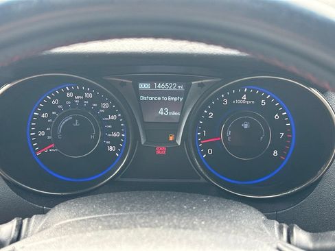 Used 2016 Hyundai Genesis Coupe 3.8 RWD image 27