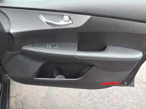 Used 2023 Kia Forte LXS image 11