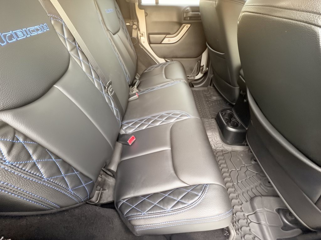Used 2015 Jeep Wrangler Unlimited Rubicon AWD/4WD image 29