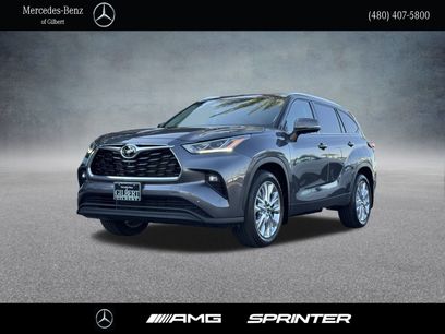 Used 2023 Toyota Highlander L