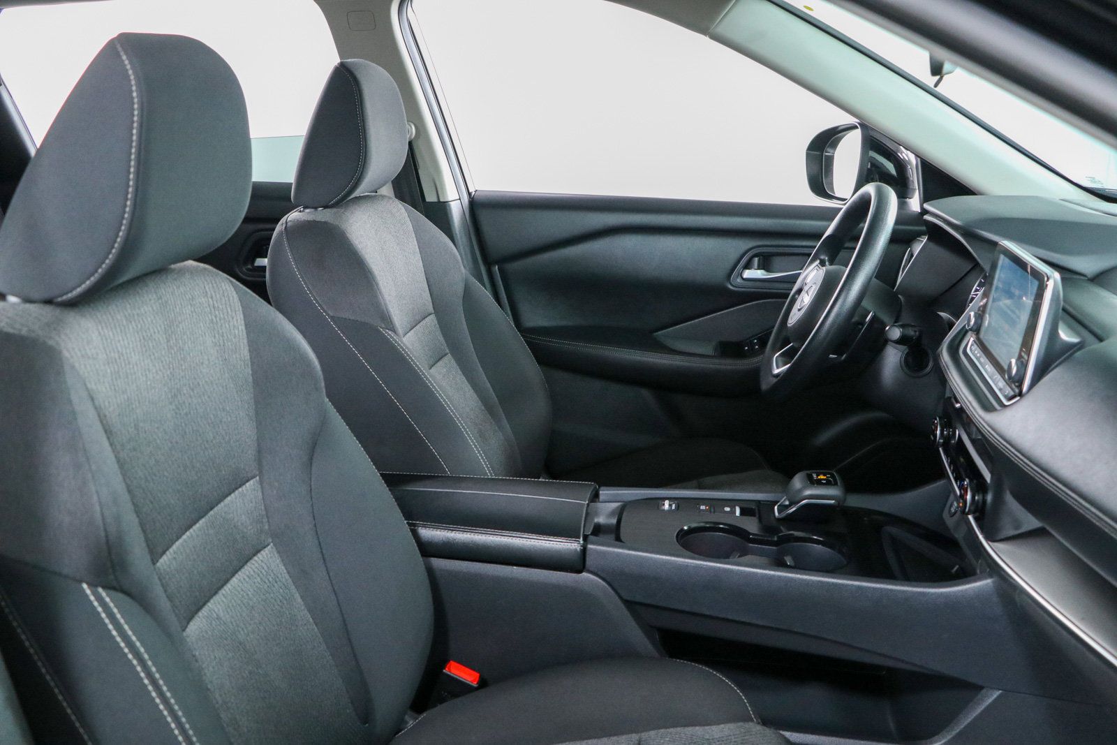 Used 2024 Nissan Rogue SV FWD image 26
