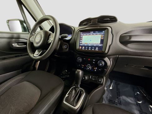 Used 2023 Jeep Renegade Latitude image 32