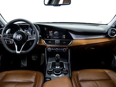 Used 2018 Alfa Romeo Giulia SPORT AWD DRIVER ASSIST DYNAMI image 11