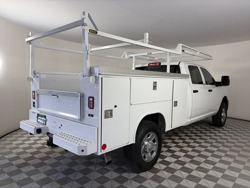 Used 2024 RAM 3500 Tradesman w/ Chrome Appearance Group AWD/4WD image 7