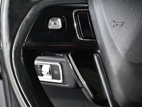 Used 2021 Lincoln Corsair AWD w/ Premium Package image 32