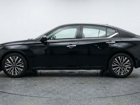 Used 2025 Nissan Altima 2.5 SV image 5