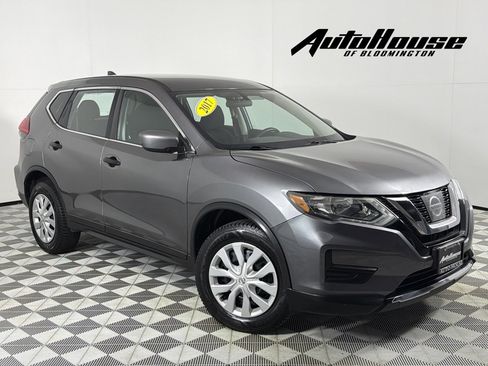 Used 2017 Nissan Rogue S image 1