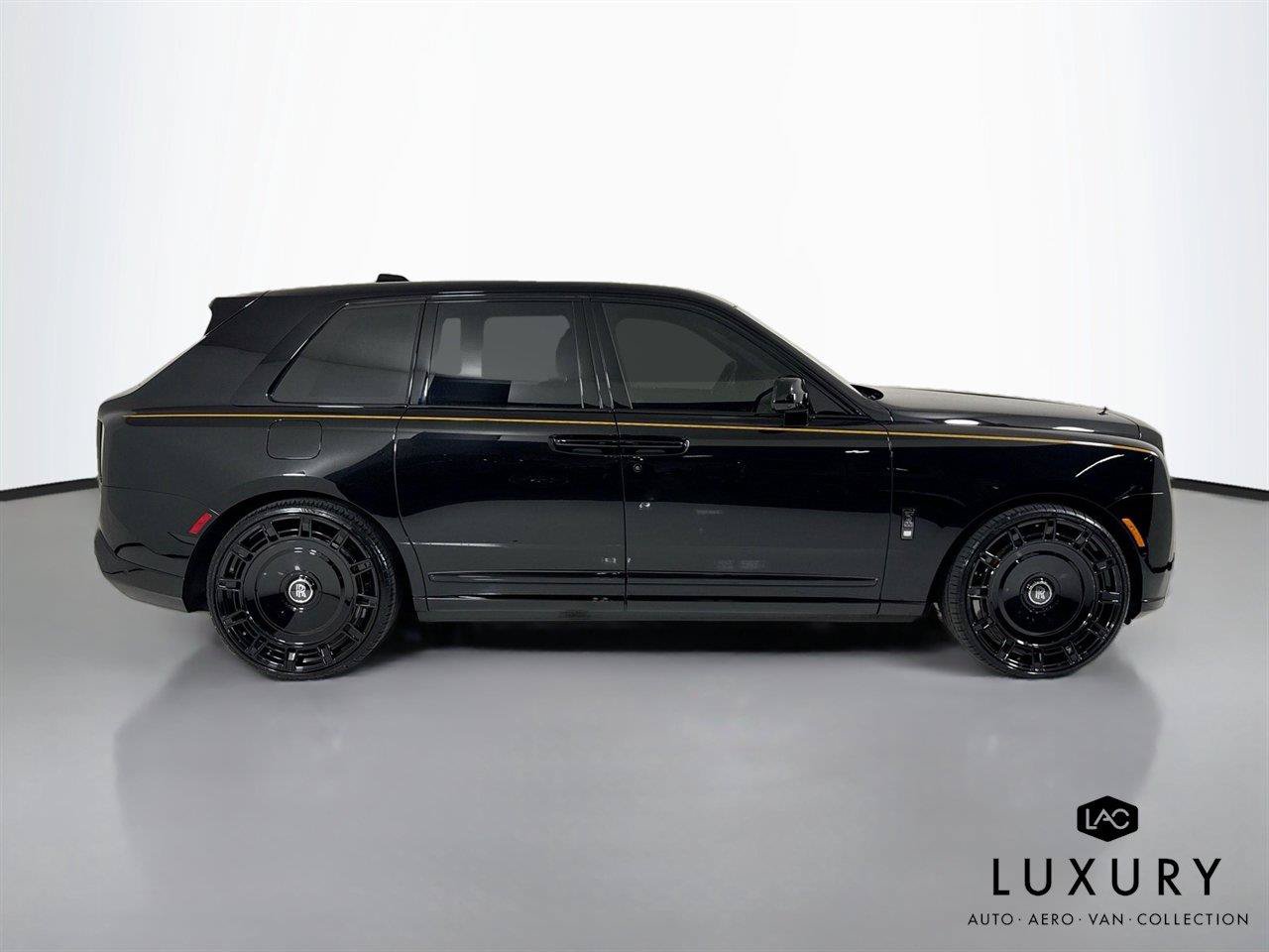 Used 2025 Rolls-Royce Cullinan Black Badge AWD/4WD image 4