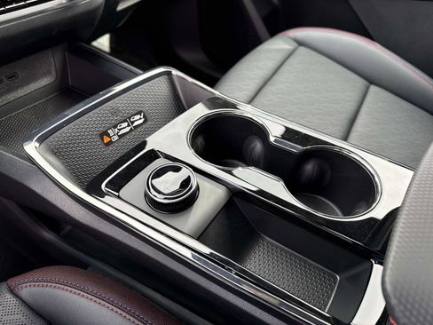 New 2026 Chevrolet Equinox RS w/ Convenience Package III FWD image 28