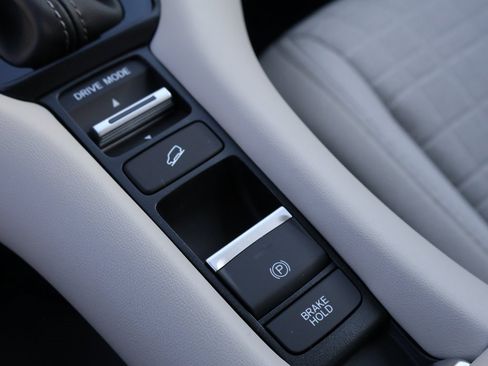 New 2026 Honda HR-V LX image 28