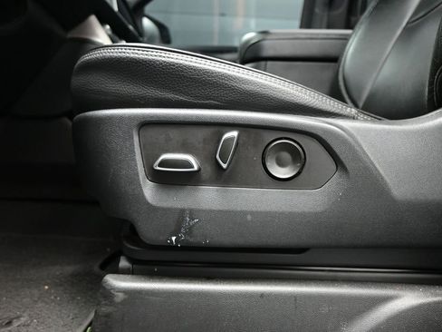 Used 2022 GMC Yukon Denali RWD image 18