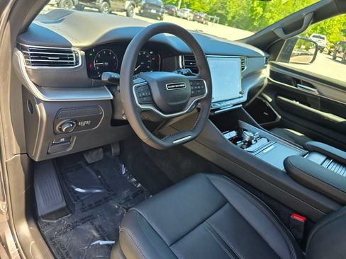 New 2026 Jeep Grand Wagoneer Limited AWD/4WD image 24