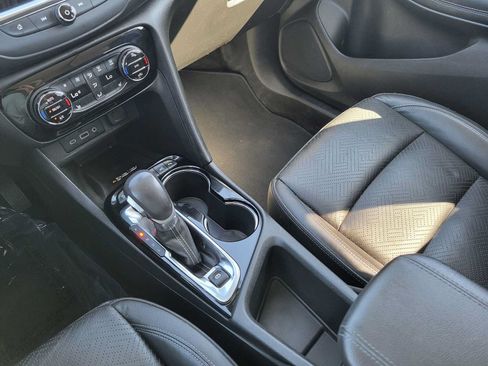 Used 2020 Buick Encore GX Essence w/ Experience Buick Package FWD image 35