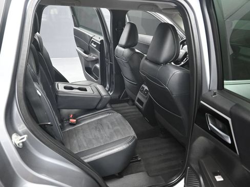 Used 2022 Mitsubishi Outlander SE AWD/4WD image 33
