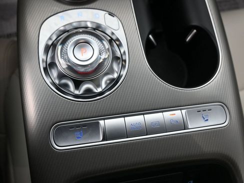 Used 2024 Genesis GV60 RWD image 18