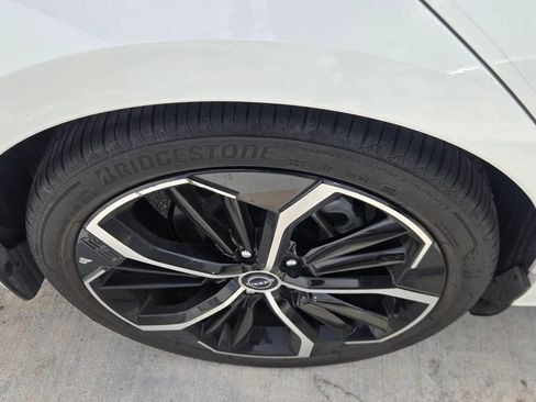 Used 2024 Nissan Altima 2.5 SR w/ SR Premium Package FWD image 6