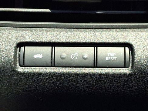 Used 2019 Nissan Altima 2.5 SR FWD image 26