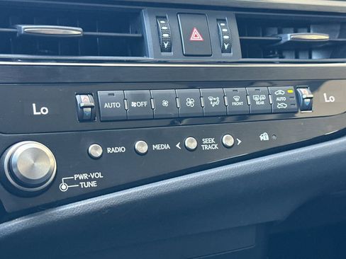 Certified 2025 Lexus ES 350 w/ Accessory Package (Z2) FWD image 28