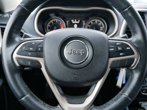 Used 2016 Jeep Cherokee Latitude image 25