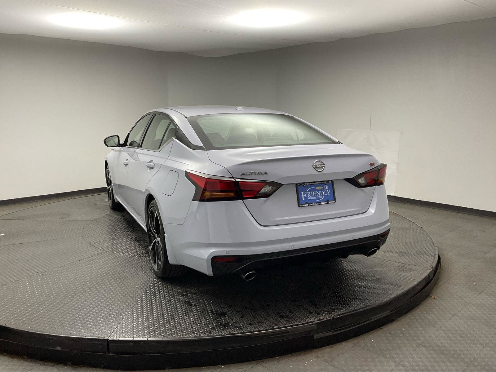 Used 2024 Nissan Altima 2.5 SR w/ SR Premium Package FWD image 5