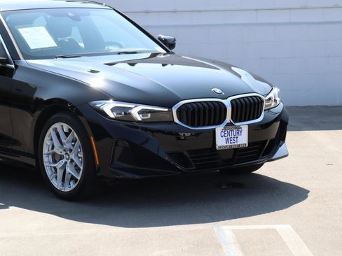 Used 2025 BMW 330i Sedan w/ M Sport Package image 2