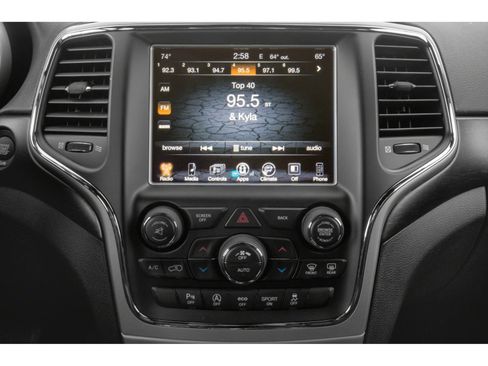 Used 2018 Jeep Grand Cherokee Altitude AWD/4WD image 7