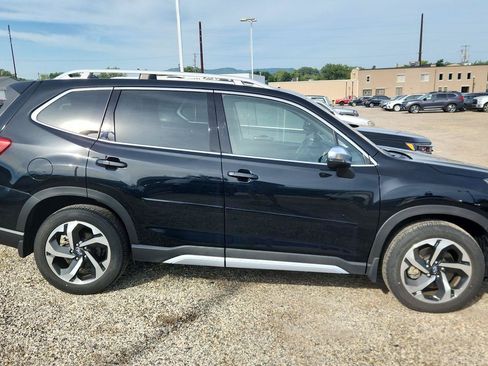 Used 2024 Subaru Forester Touring w/ POP Package 3 AWD/4WD image 3