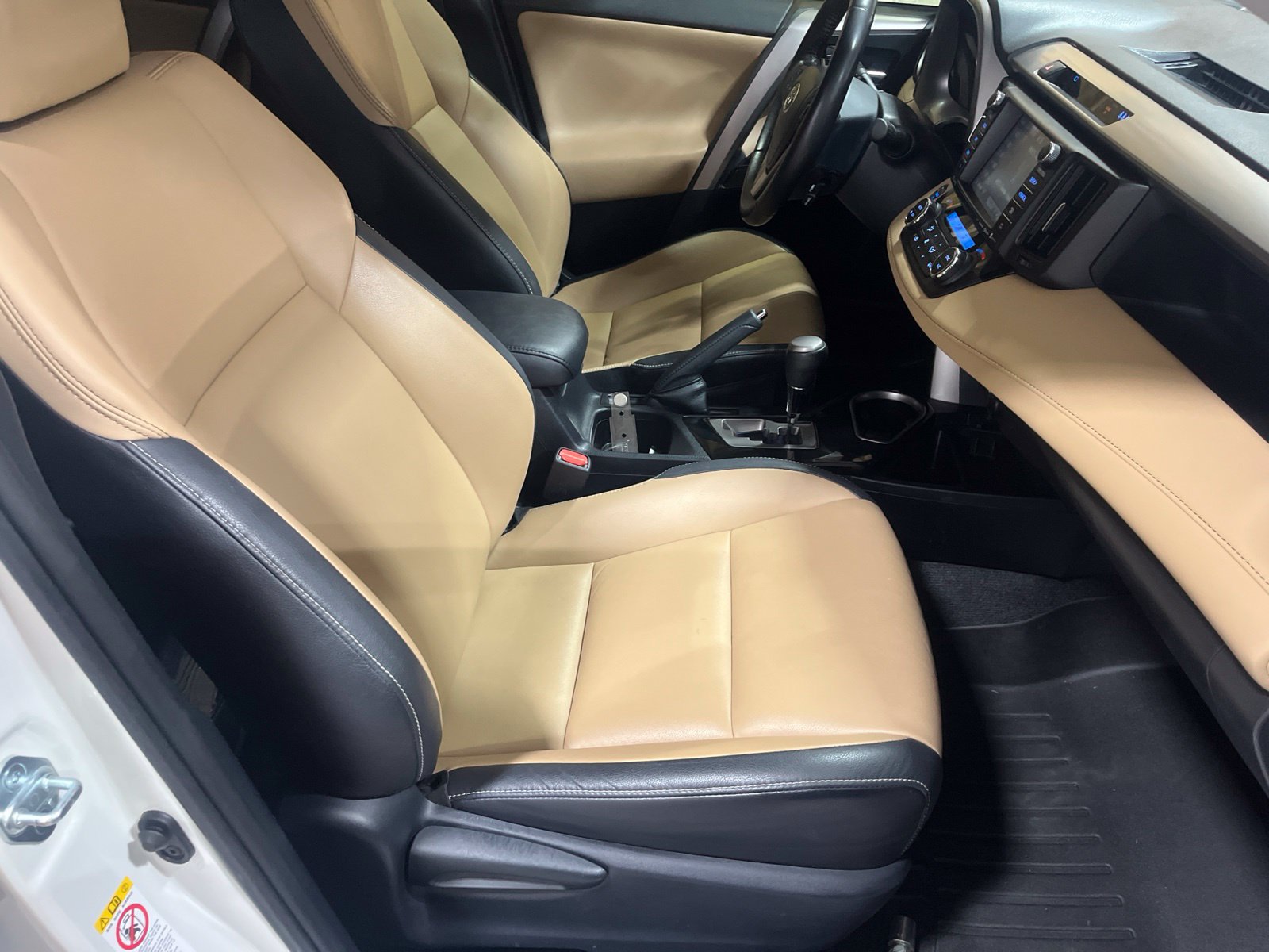 Used 2017 Toyota RAV4 Limited w/ Advanced Technology Package AWD/4WD image 15
