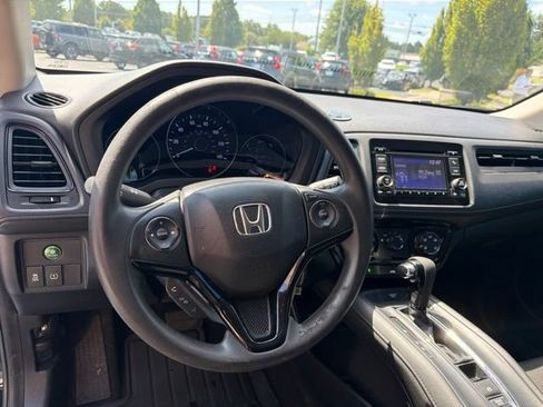 Used 2019 Honda HR-V LX image 15