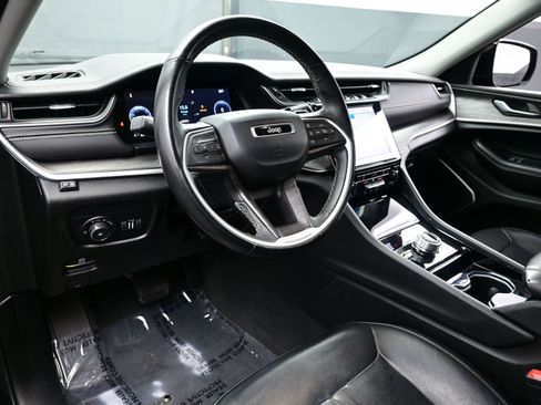 Used 2021 Jeep Grand Cherokee L Limited AWD/4WD image 12