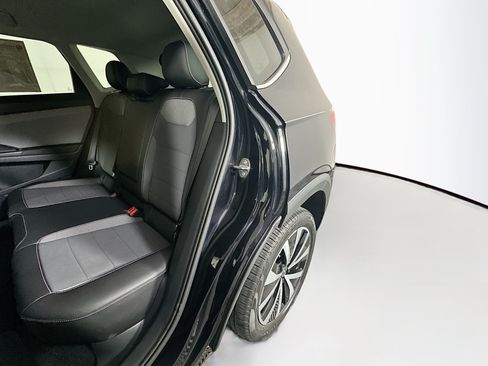 Used 2022 Volkswagen Taos SE FWD image 26