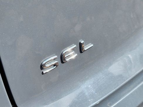 Used 2021 Volkswagen Atlas Cross Sport SEL image 7