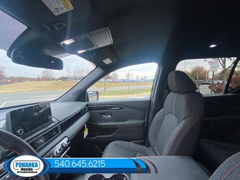 New 2025 Honda Pilot Sport image 29