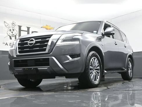 Used 2022 Nissan Armada SL w/ Captain's Chairs Package AWD/4WD image 4
