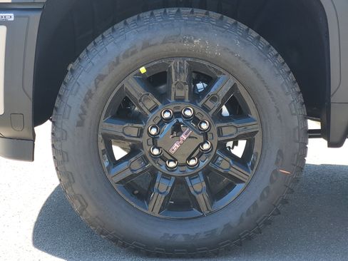 New 2026 GMC Sierra 2500 AT4 w/ AT4 Premium Plus Package AWD/4WD image 10
