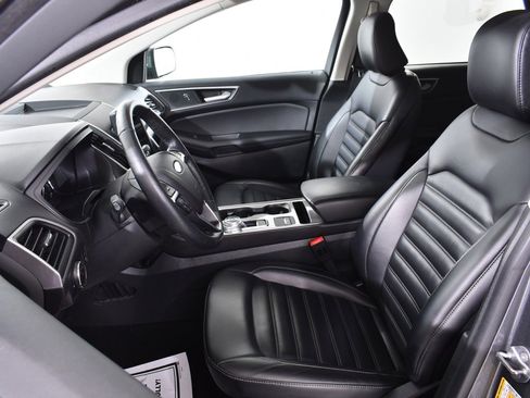 Used 2024 Ford Edge SEL w/ Convenience Package image 6