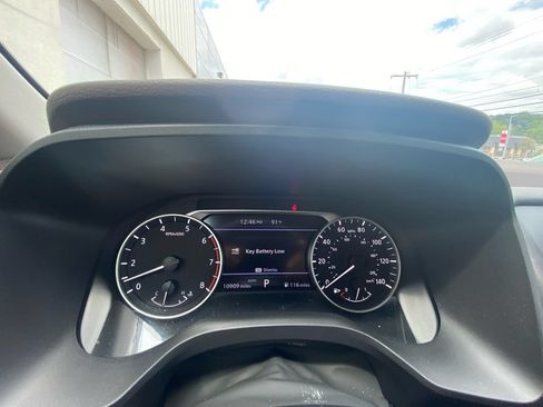 Used 2023 Nissan Rogue SV AWD/4WD image 16