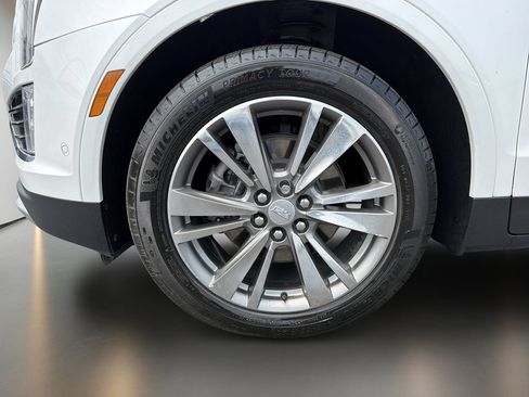 Used 2021 Cadillac XT5 Premium Luxury w/ Platinum Package FWD image 10