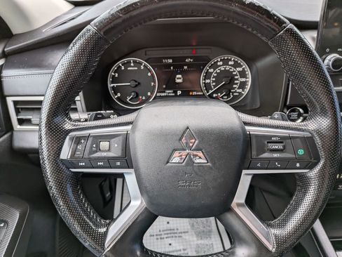 Used 2022 Mitsubishi Outlander SE image 45