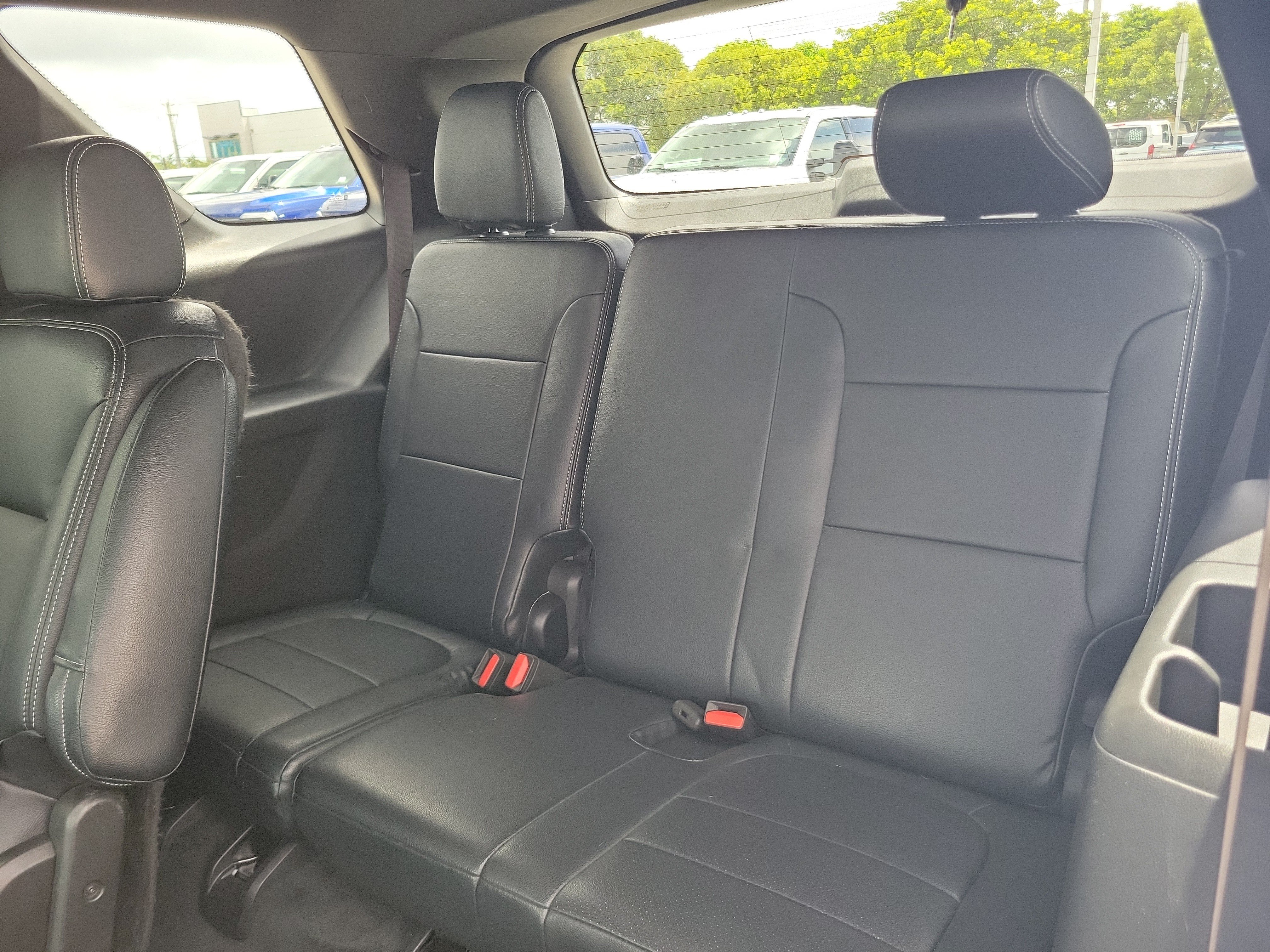 Used 2023 Chevrolet Traverse LT FWD image 18
